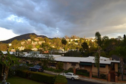 Mini Mansion in Hollywood Hills - image 7