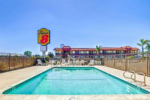 Super 8 by Wyndham Upland Ontario CA - image 3