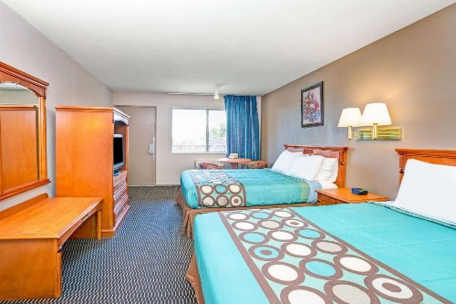 Super 8 by Wyndham Upland Ontario CA - image 4