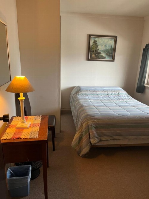 brookside motor inn - image 16