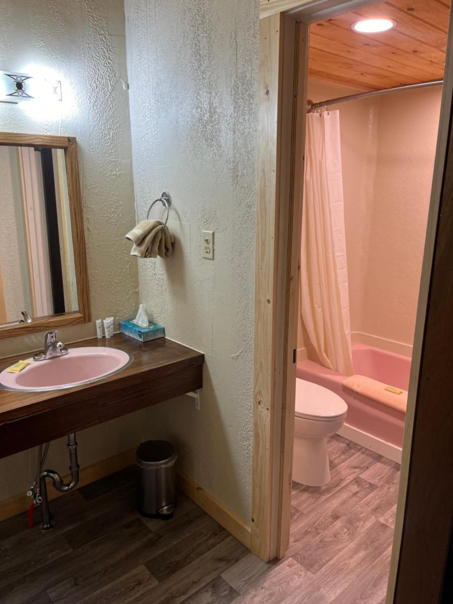 brookside motor inn - image 7