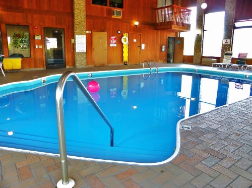 Royalton Inn & Suites Upper Sandusky - image 10
