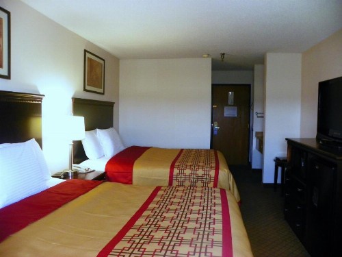 Royalton Inn & Suites Upper Sandusky - image 14