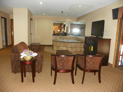 Royalton Inn & Suites Upper Sandusky - image 28