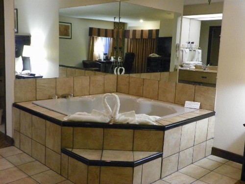 Royalton Inn & Suites Upper Sandusky - image 29