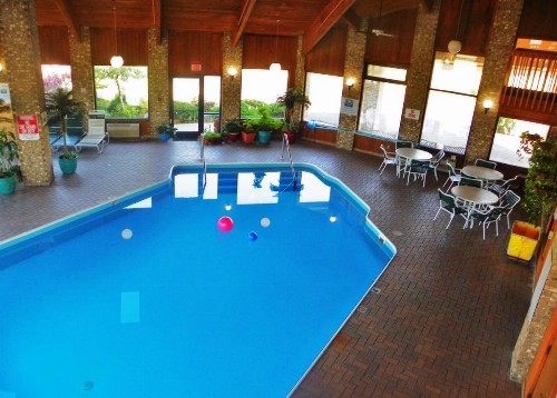 Royalton Inn & Suites Upper Sandusky - image 9