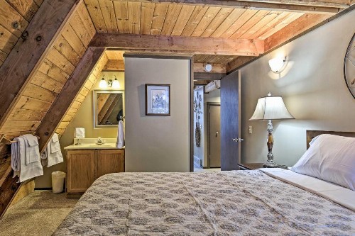 Ski-In/Ski-Out Whitecap Mtn Chalet +Fireplace - image 9