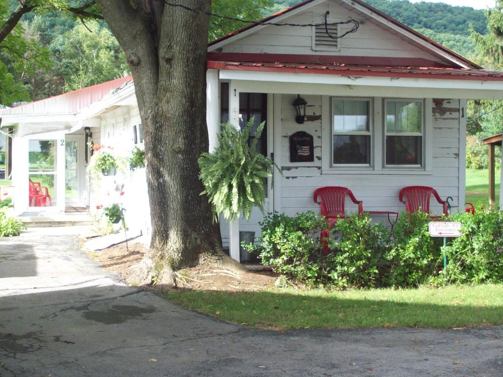 Country Vacation Cottages - image 7