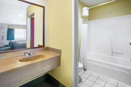 Days Inn by Wyndham Abbeville - image 23