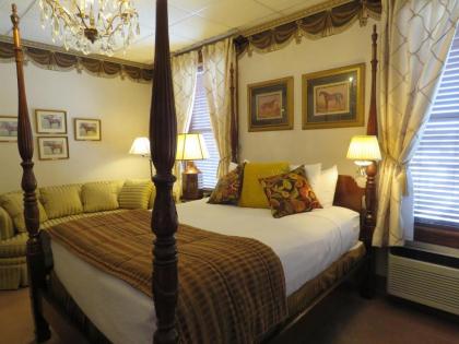 Altland House Inn & Suites - image 3