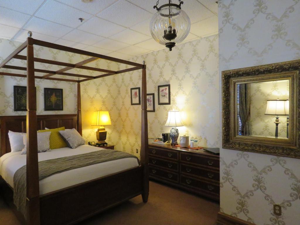 Altland House Inn & Suites - image 4
