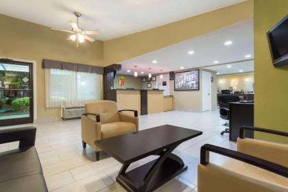 Super 8 by Wyndham Aberdeen Southern Pines - image 14