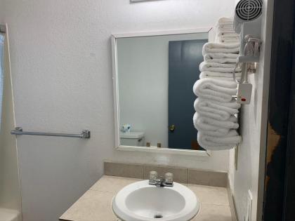 Budget Lodge Inn - Abilene - image 14