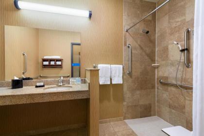 Hampton Inn Abilene - image 13