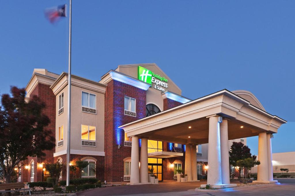 Holiday Inn Express Hotel and Suites Abilene an IHG Hotel - main image
