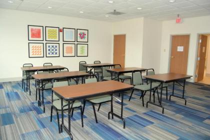 Holiday Inn Express Hotel and Suites Abilene an IHG Hotel - image 13