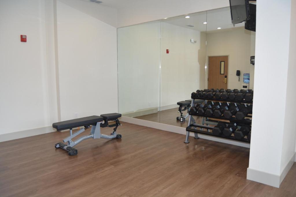 Holiday Inn Express Hotel and Suites Abilene an IHG Hotel - image 2