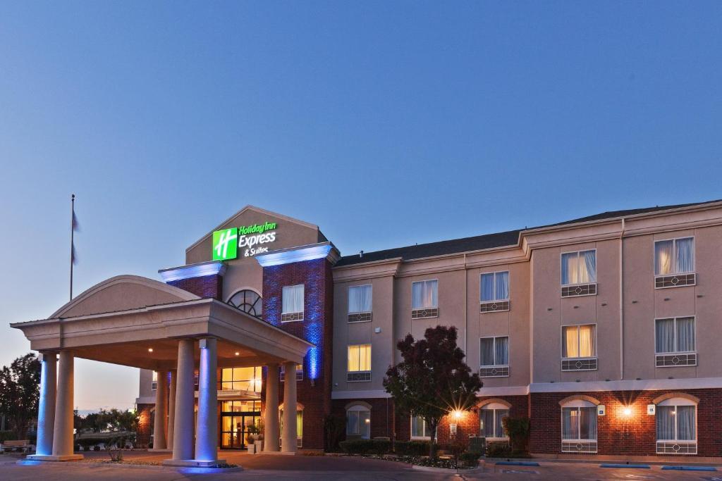 Holiday Inn Express Hotel and Suites Abilene an IHG Hotel - image 6