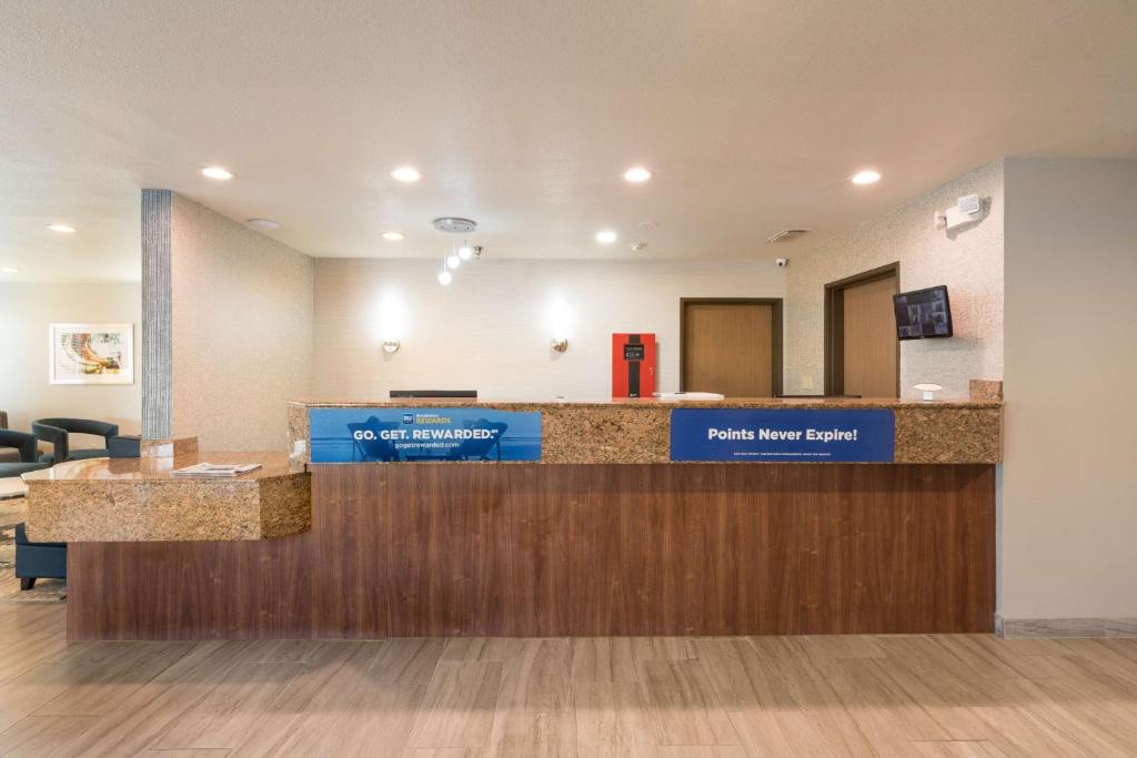 Best Western Abilene Inn and Suites - image 2