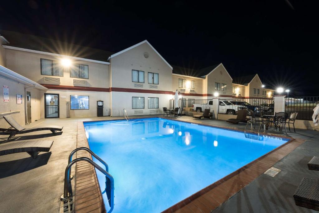 Best Western Abilene Inn and Suites - image 6