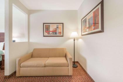 Super 8 by Wyndham Abilene South - image 13