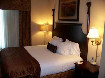 Big Country Hotel & Suites - image 10