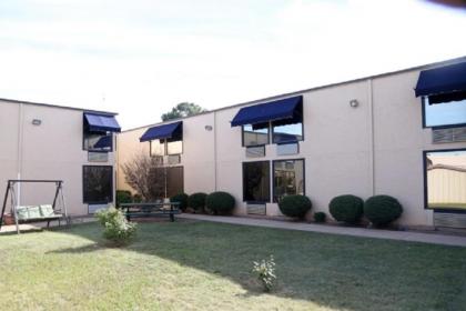 The Inn and Suites at 34 Fifty - image 9