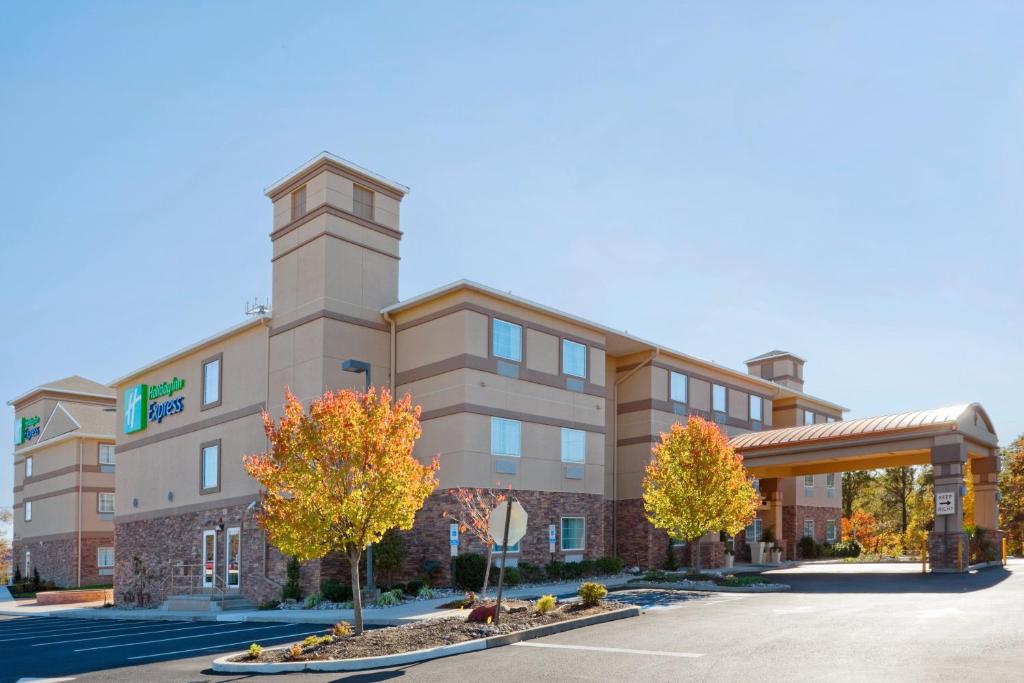 Holiday Inn Express Absecon-Atlantic City Area an IHG Hotel - main image