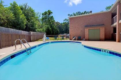 Super 8 by Wyndham Acworth/Atlanta Area - image 14
