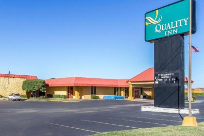 Quality Inn Ada near University