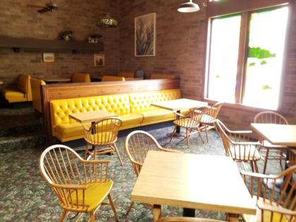 Raintree Inn - image 15