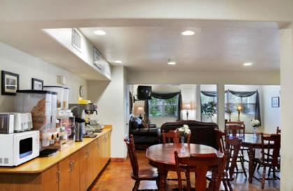Americas Best Value Inn and Suites Ada - image 7