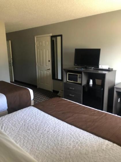 Adams Inn and Suites - image 14