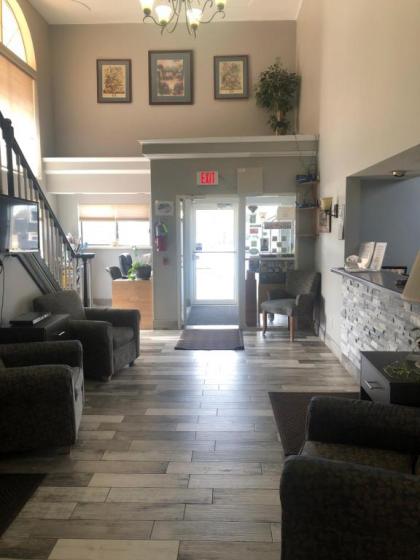 Adams Inn and Suites - image 6