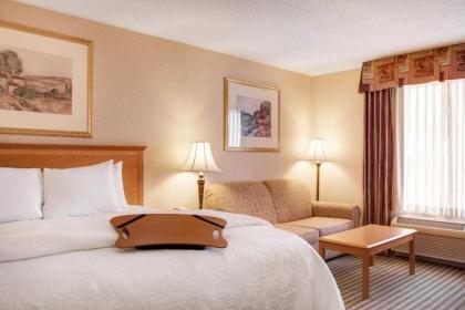 Hampton Inn & Suites Addison - image 17