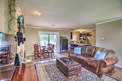 Updated Grand Lake Cottage with Patio and Pool Access! - image 10