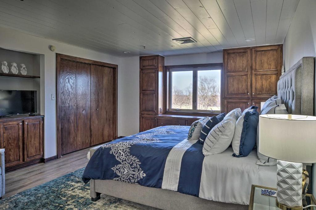 Modern Living on Grand Lake with Pool and Views! - main image