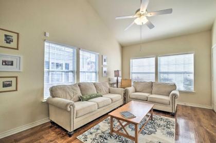 Spacious Townhome Walk to Lake and Restaurant! - image 14