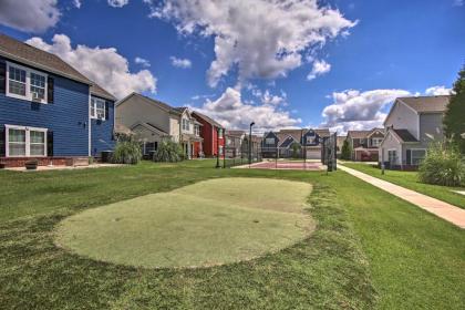 Spacious Townhome Walk to Lake and Restaurant! - image 5