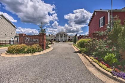Spacious Townhome Walk to Lake and Restaurant! - image 6