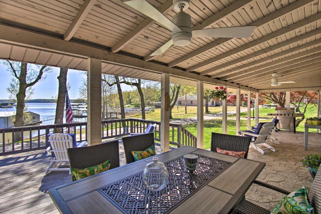 Idyllic Family Getaway with Grand Lake Access! - main image