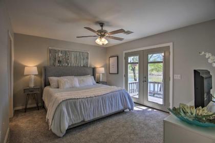 Idyllic Family Getaway with Grand Lake Access! - image 11