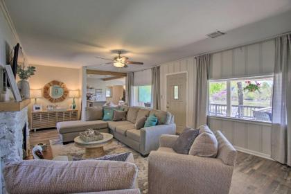 Idyllic Family Getaway with Grand Lake Access! - image 2