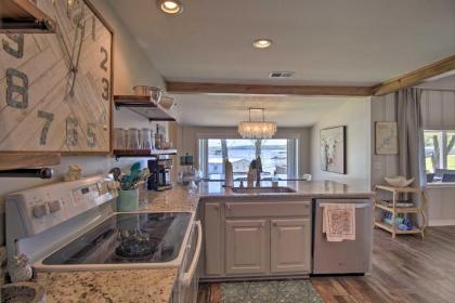 Idyllic Family Getaway with Grand Lake Access! - image 6