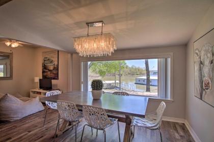 Idyllic Family Getaway with Grand Lake Access! - image 9
