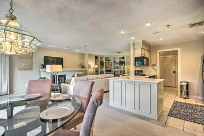 Spacious Luxe Condo with Golf Course Views - image 11