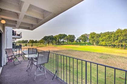 Spacious Luxe Condo with Golf Course Views - image 3