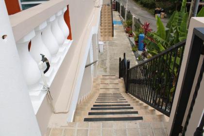 Discovery Beach Apartments - image 11