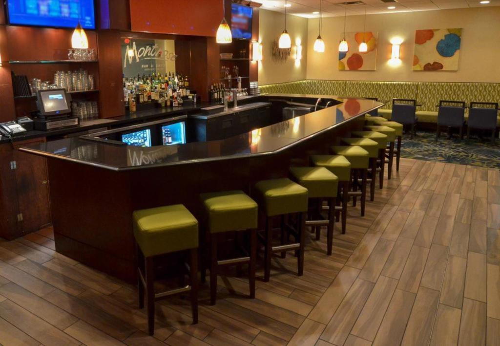 Holiday Inn Akron-West an IHG Hotel - image 2