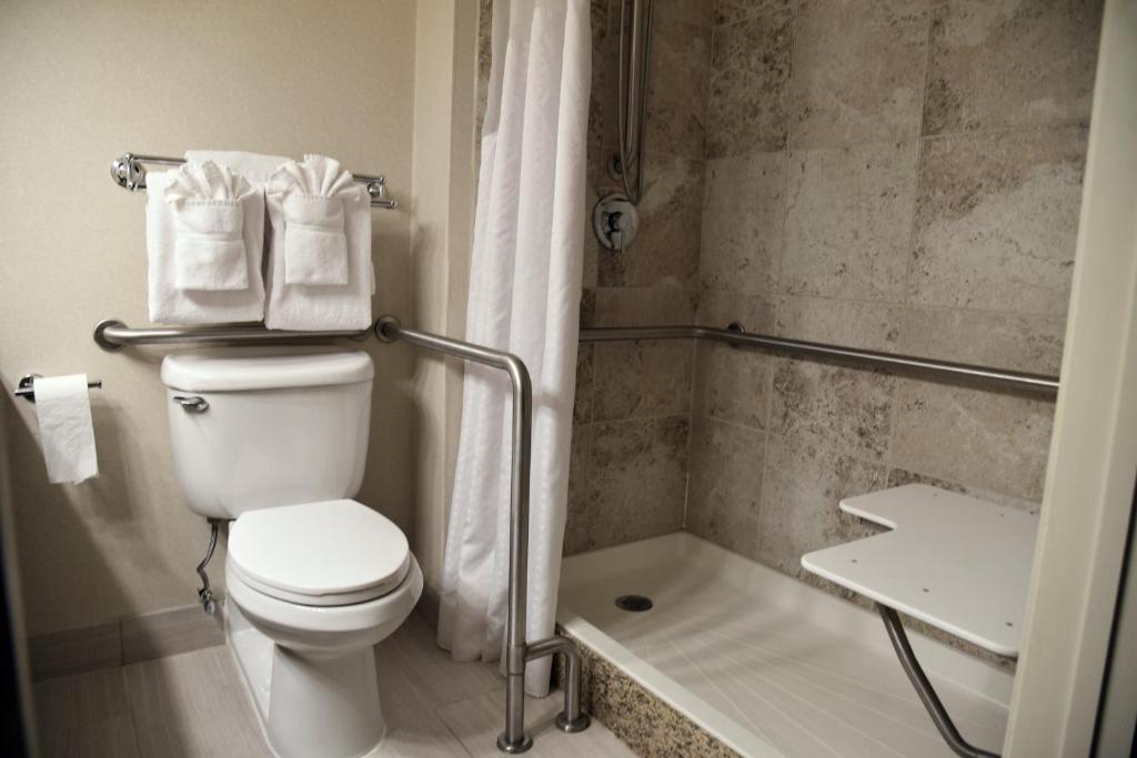 Holiday Inn Akron-West an IHG Hotel - image 7